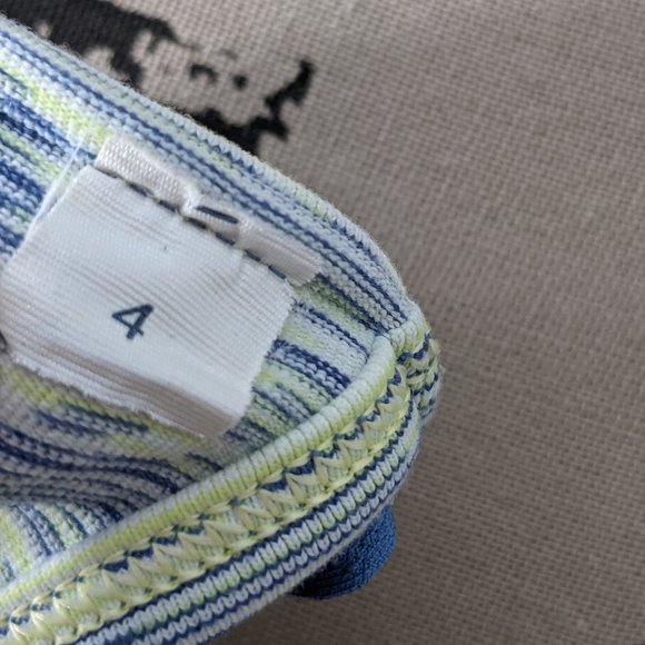 LULULEMON NO LIMITS Racerback Tank Bra layer Athletic Womens size 4 - Picture 8 of 8